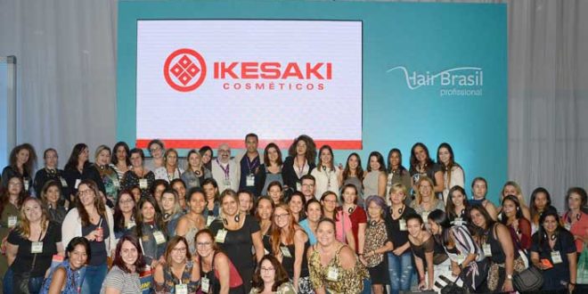 Ikesaki oferece palestra aos estudantes dos cursos de beleza do Fundo Social de Solidariedade de Santo André